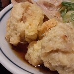 饂飩頑陣 別邸 - けっこう大口開けないとかじりつけない鶏天が２個と