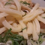 饂飩頑陣 - うどんはしっかりコシありましたよ！ツルツルと入っていくのがいいし、つゆがホントやさしいお味でいいんです！旨し！