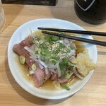 大衆立飲 もつ刺 すずき - トロレバー　ねっとりトロトロだ