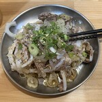 大衆立飲 もつ刺 すずき - ナンコツ刺し　コリッコリやぞ