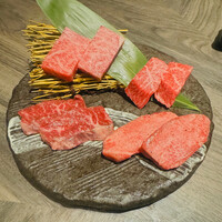 近江うし焼肉 にくTATSU 日本橋室町店 - 塩もの４種