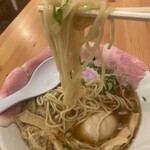 鶏そば わたる - 麺リフト