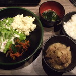 厳選牛 焼肉食べ放題 味祭王国 - 食べ放題のサラダなど