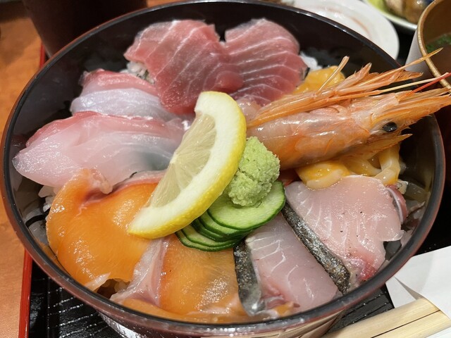 丼どん（ドンドン） - 鶴岡（海鮮丼）の写真