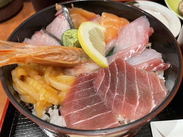 丼どん（ドンドン） - 鶴岡（海鮮丼）の写真