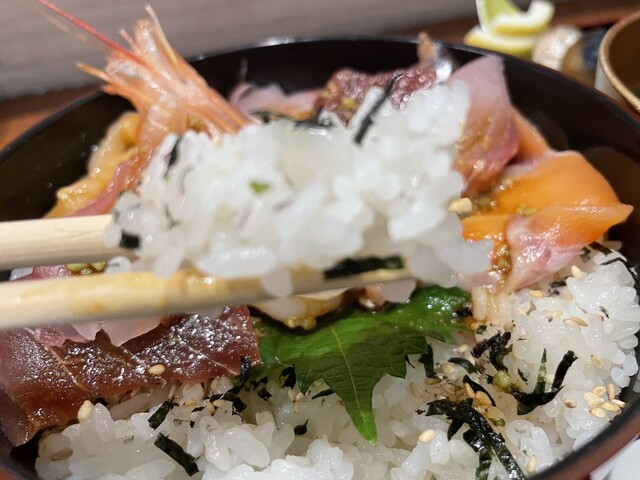 丼どん（ドンドン） - 鶴岡（海鮮丼）の写真