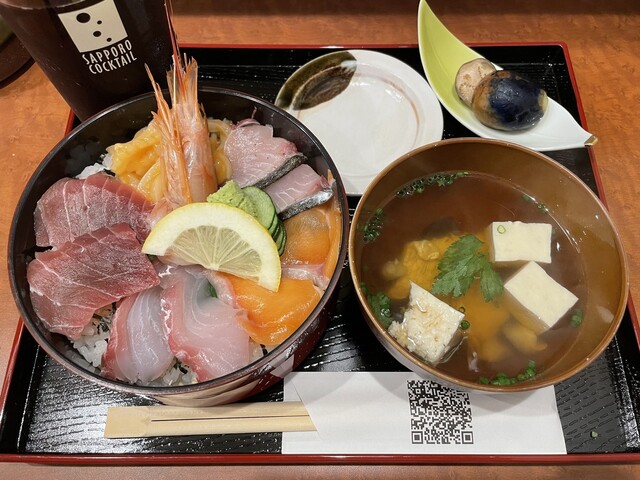 丼どん（ドンドン） - 鶴岡（海鮮丼）の写真