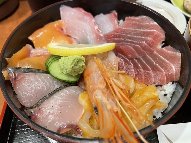 丼どん（ドンドン） - 鶴岡（海鮮丼）の写真