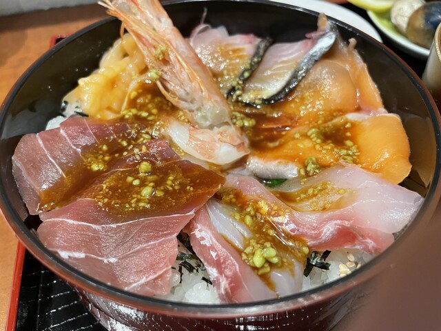 丼どん（ドンドン） - 鶴岡（海鮮丼）の写真