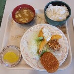 四日市港 第二船員会館 - 