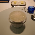 ア・ニュ ルトゥルヴェ・ヴー - ジャガイモのピューレ　トリフとウズラ卵