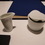 ア・ニュ ルトゥルヴェ・ヴー - クリームと砂糖