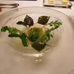 ア・ニュ ルトゥルヴェ・ヴー - 魚介のサラダを詰めた白菜のファルシ　生ハムのジュレ