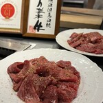 肉 希々 - 