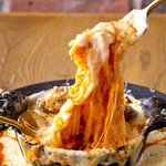 FROMA YORKYS CHEESE RESTAURANT&BAR - 溢れるチーズのボルケーノパスタ