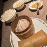 中国飯店 - 600円追加の　春巻き＋小籠包
