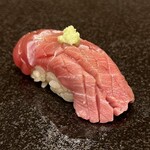 262917598 - 中トロ