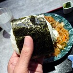 ほびーい喫茶店 - ずっきりおにぎり(大きめ) 250円(税込)。