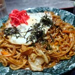 ほびーい喫茶店 - 焼きそば 700円(税込)。