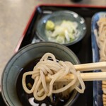 そば処 田中屋 - 蕎麦を啜る