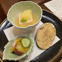 土佐料理 祢保希 丸の内店 - 前菜　紅葉豆腐　鮑蓮根グラタン　蛸の柔らか煮