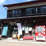 丁子屋 - ソフトクリームの左横ガラスケース