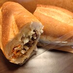 カオニャット - 料理写真:レモングラス牛肉のバインミー