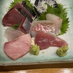 魚功 - 刺し盛り1人前