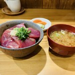 しんのすけ - 戻りかつお漬け丼(みそ汁・ぬかづけ付)