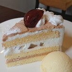 カフェ ド シュシュ - 栗のショートケーキ、ドーン！