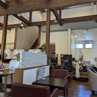 銀カフェ・リビングルーム_2