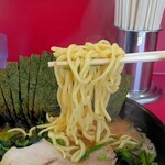 横浜ラーメン 相馬家 - 麺リフト