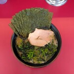 横浜ラーメン 相馬家 - ラーメン並800円＋海苔100円＋ほうれん草150円