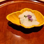 銀座 しのはら - 白ズイキのゴマダレかけ