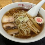 會津・喜多方らーめん 愛絆 - 麺もちもち、スープはコクうま