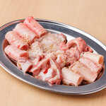 新宿ホルモン焼き だるま - 