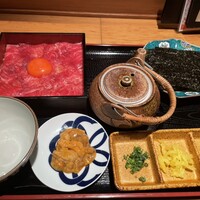 赤坂 金舌 - プラチナユッケ重(雲丹トッピング)