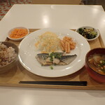 トーコーキッチン - 鯖の塩焼き 副菜二品、豚汁、ご飯