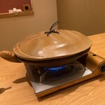 料亭 やまさ旅館 - さぁ！我の背中で旨みを抽出するのだ！