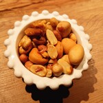 KOBO Brew Pub - スモークナッツ