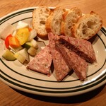 KOBO Brew Pub - パテ＆ピクルス