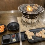 七輪焼肉 安安 - 牛ホルモン、ミノ、カクテキ