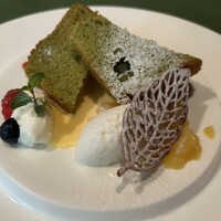 かみくら - 抹茶のシフォンケーキとアイスクリーム