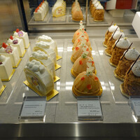 アニヴェルセル カフェ - ケーキは４種類