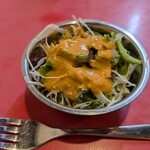 ナンセンター - ランチセットのサラダ　一口サイズです