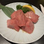 きらく亭 - タンモト切り落とし