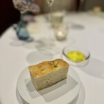 JINBO MINAMI AOYAMA - 自家製フォッカチャ