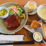 ブーランジェリー エ カフェ リエゾン - ハンバーグプレート　1080円(税込)