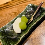 温石 - デザートです。梨とシャインマスカット