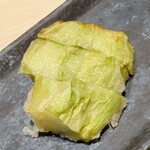 温石 - 翡翠ナスを小麦粉と片栗粉をまぶして軽く揚げました